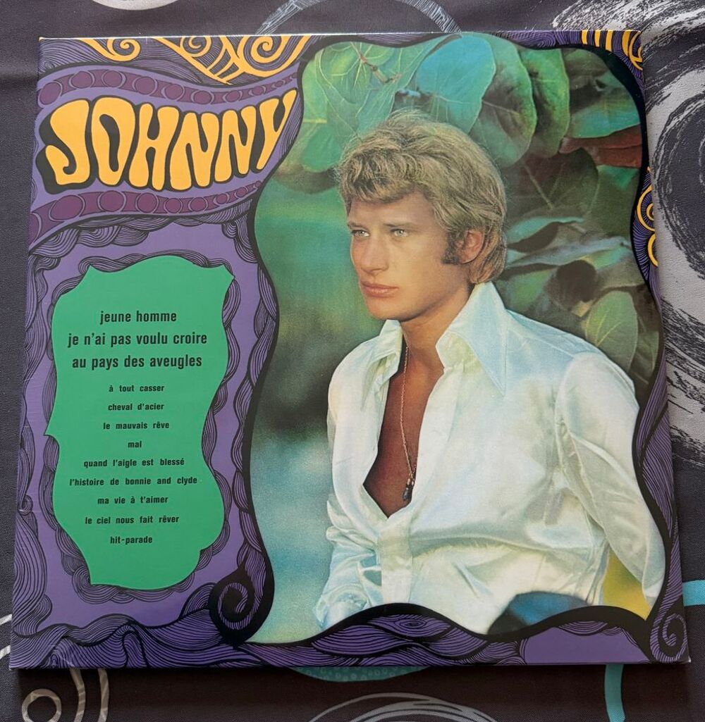 Johnny HALLYDAY " Vinyl " CD et vinyles