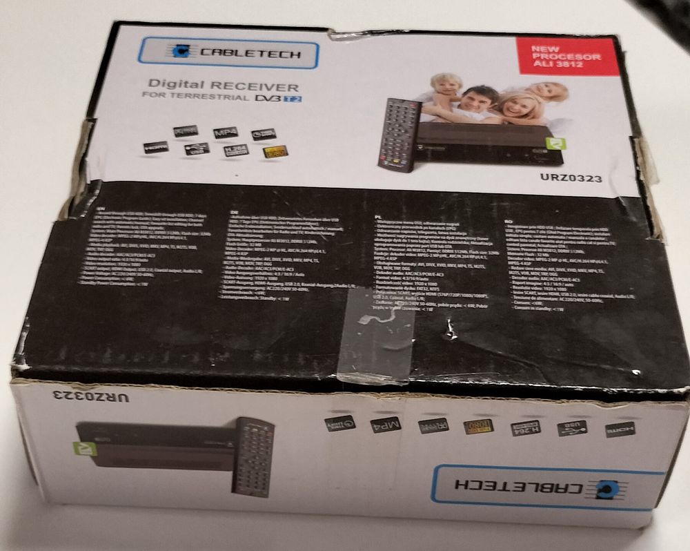 D&eacute;codeur r&eacute;cepteur TNT DVBT2 mod&egrave;le URZ0323 avec t&eacute;l&eacute;command Photos/Video/TV