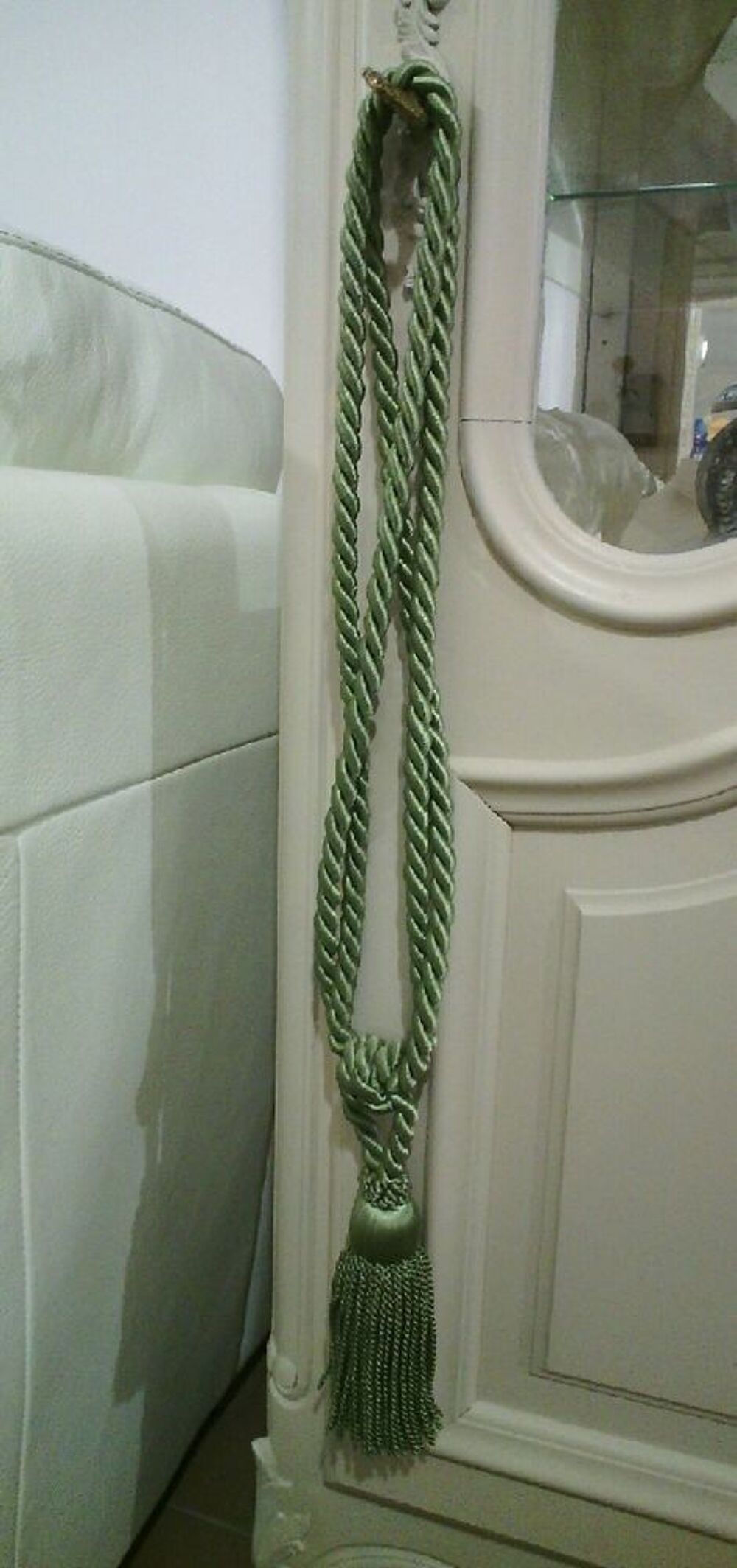 Paire d'embrasses avec pompons en passementerie Décoration