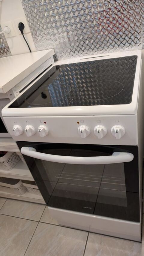 Cuisinire 4 feux induction vitrocramique - Essentiel B ? E 200 Esbly (77)