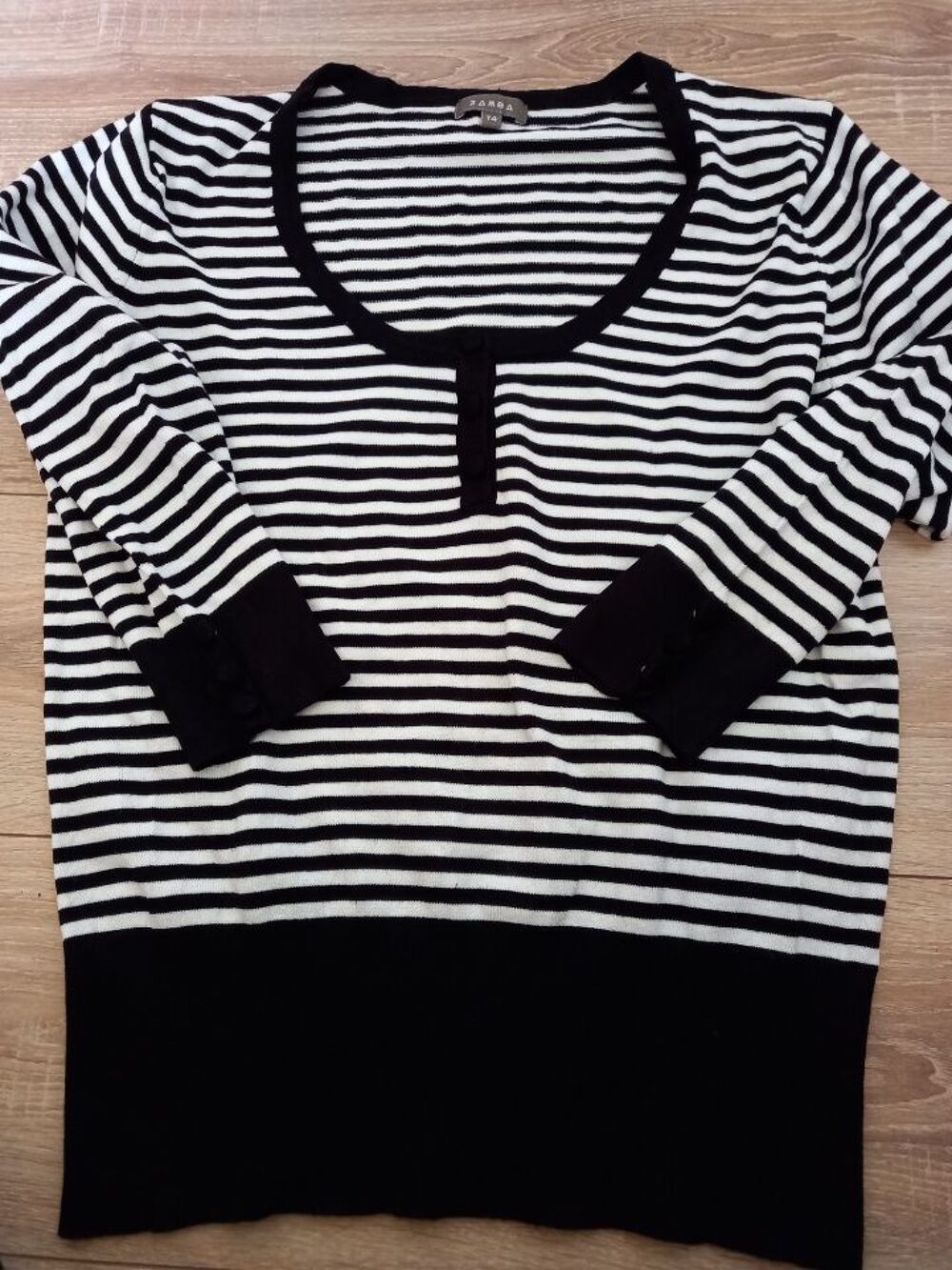Pull ray&eacute; gris et noir marque Zamba taille 4 Vêtements