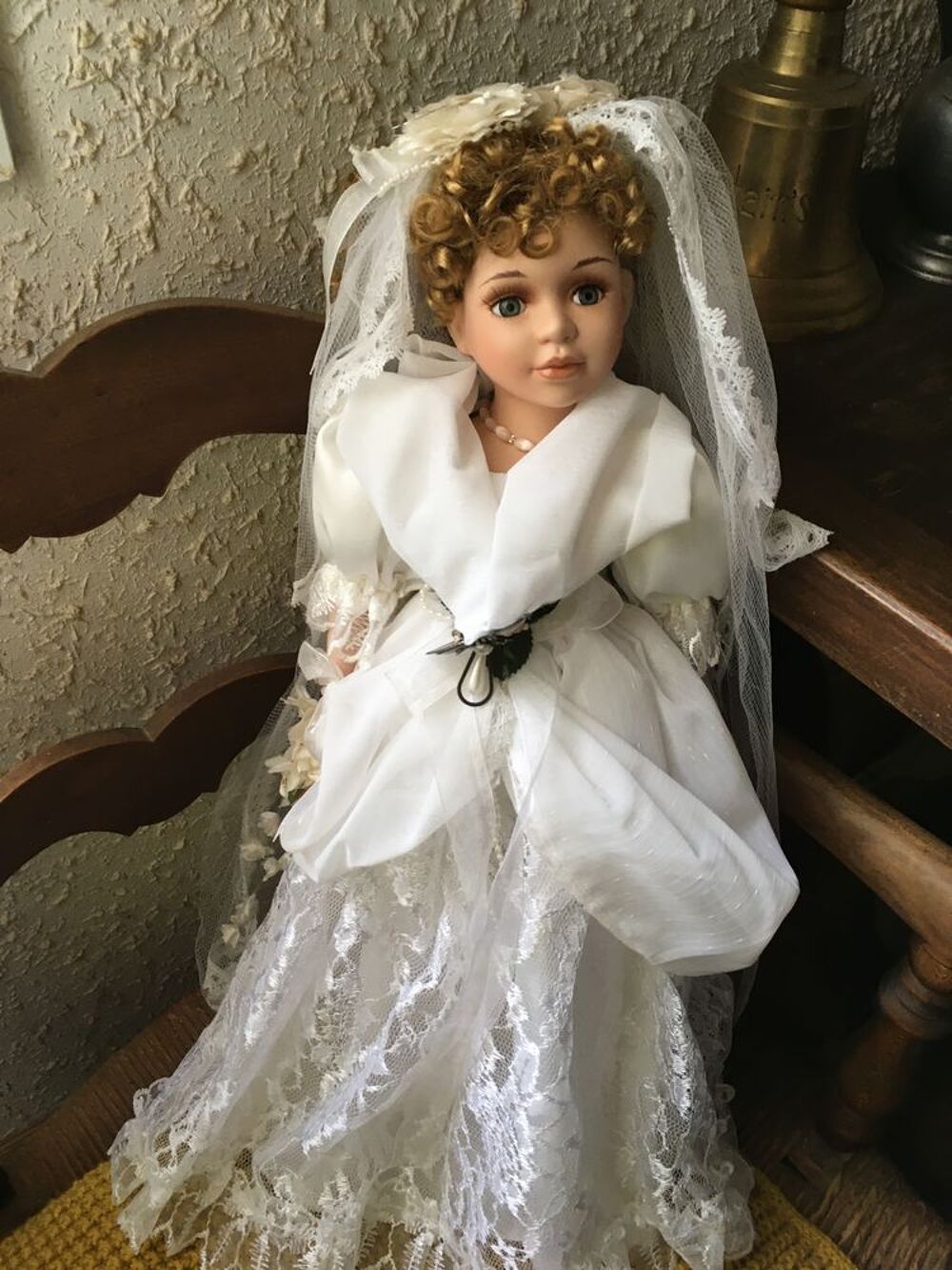 Poup&eacute;e porcelaine mari&eacute;e tr&egrave;s joli 35 cm de haut porcelaine Décoration