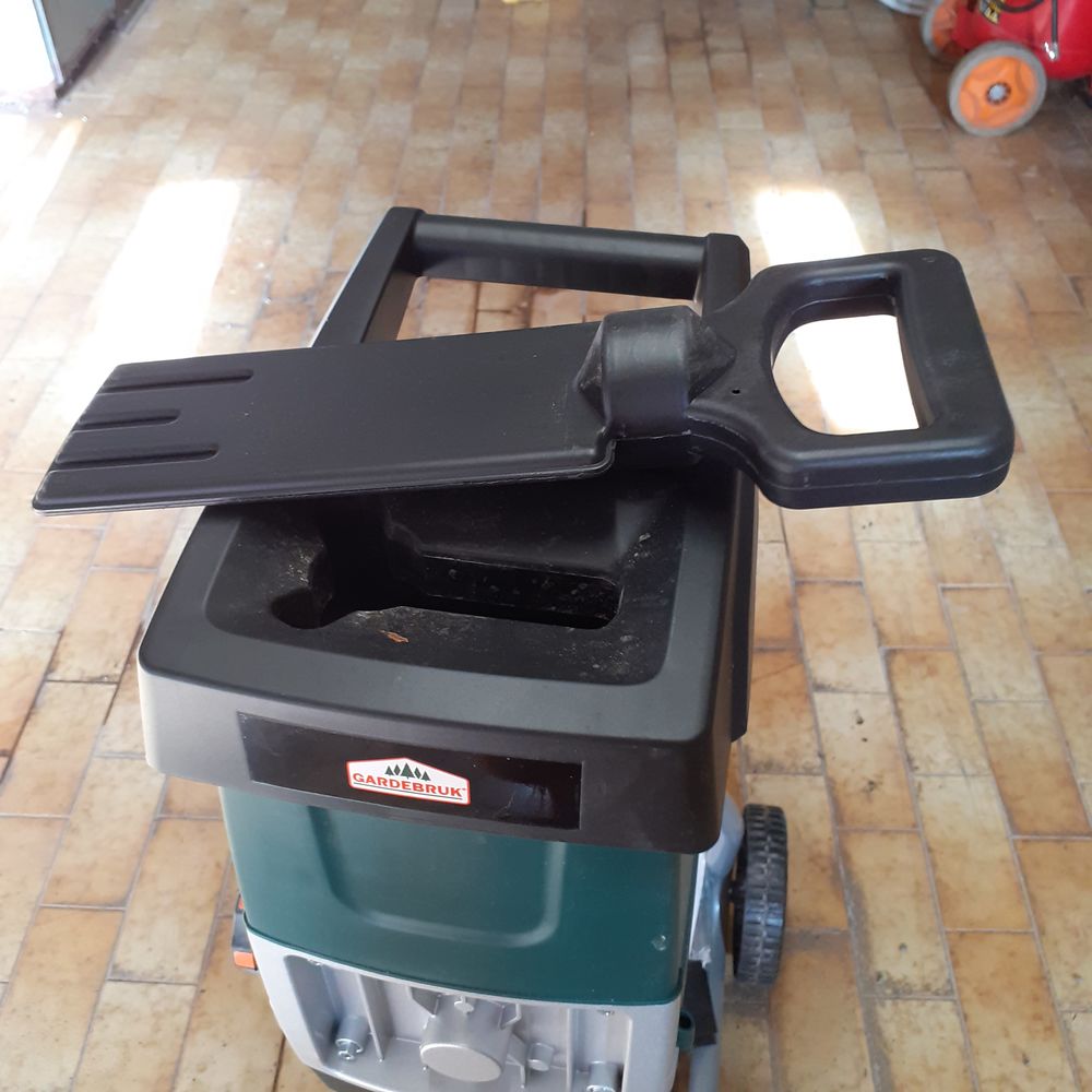 broyeur vegetaux Jardin