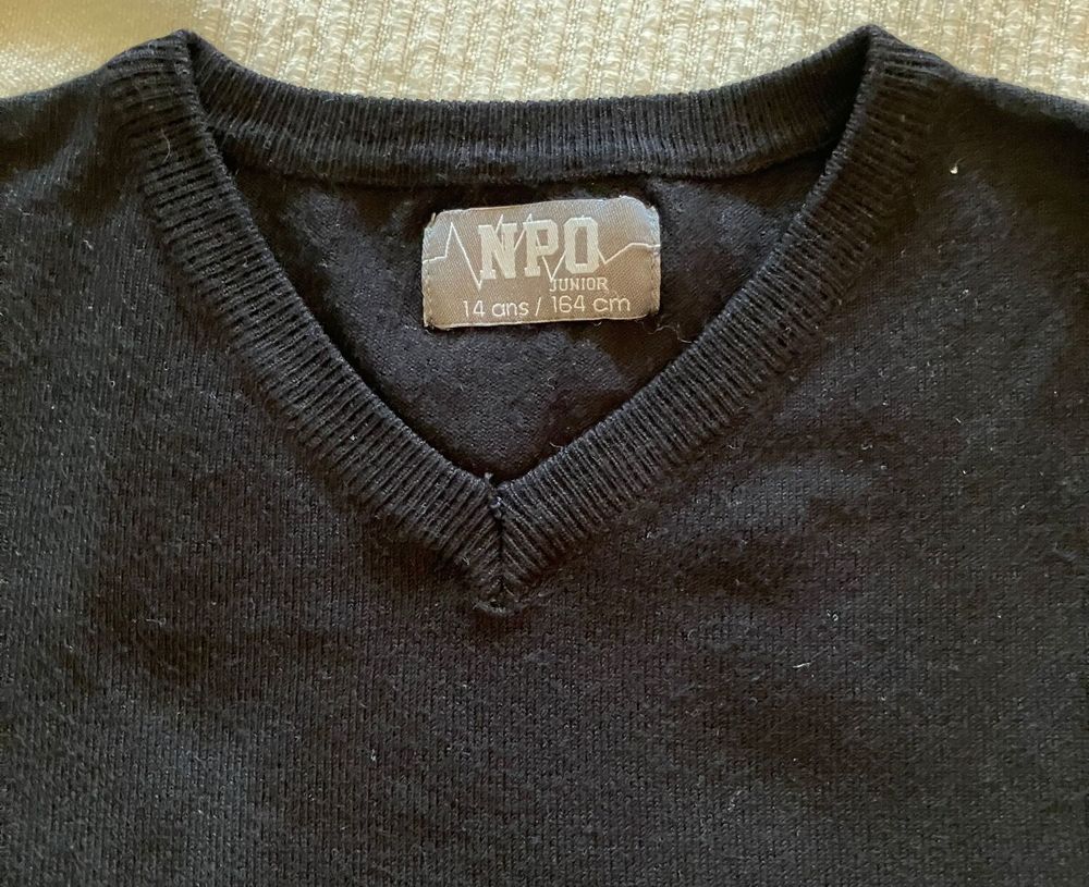 Pull fin gar&ccedil;on NPO taille 14 ans Vtements enfants