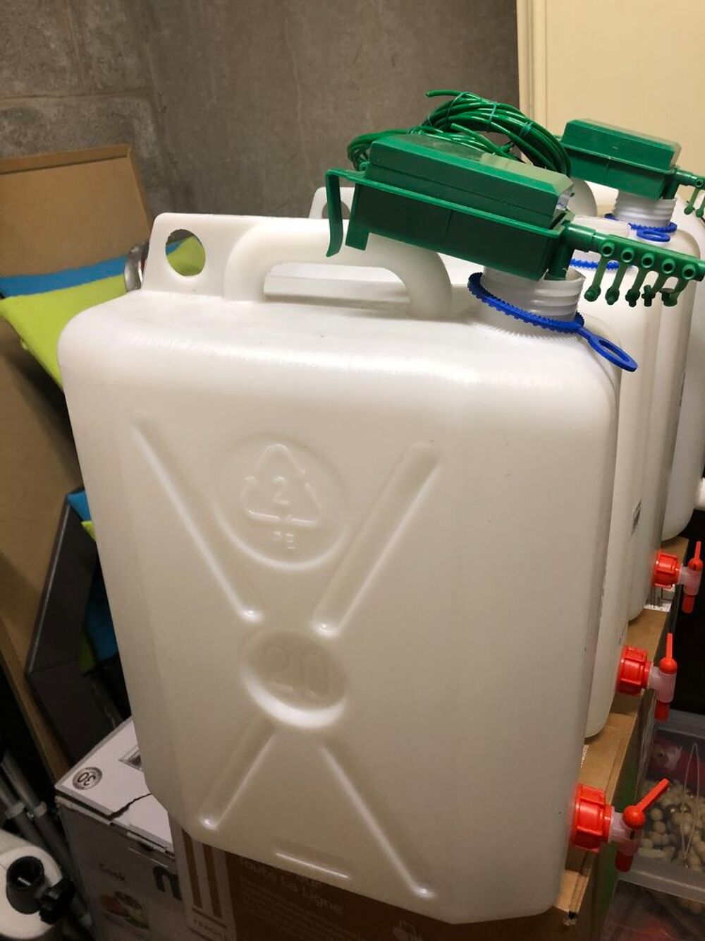 Bidons et arrosage Jardin