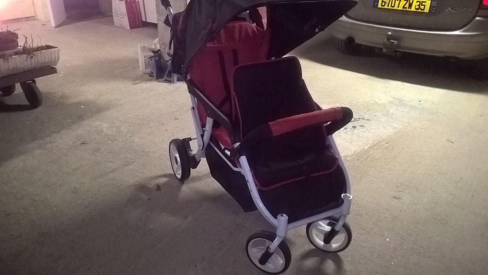 poussette double Puériculture