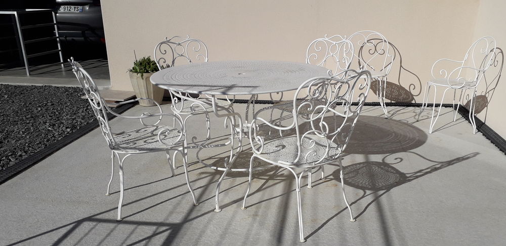 Salon de jardin acier blanc ann&eacute;e 50 table et 6 fauteuils Jardin
