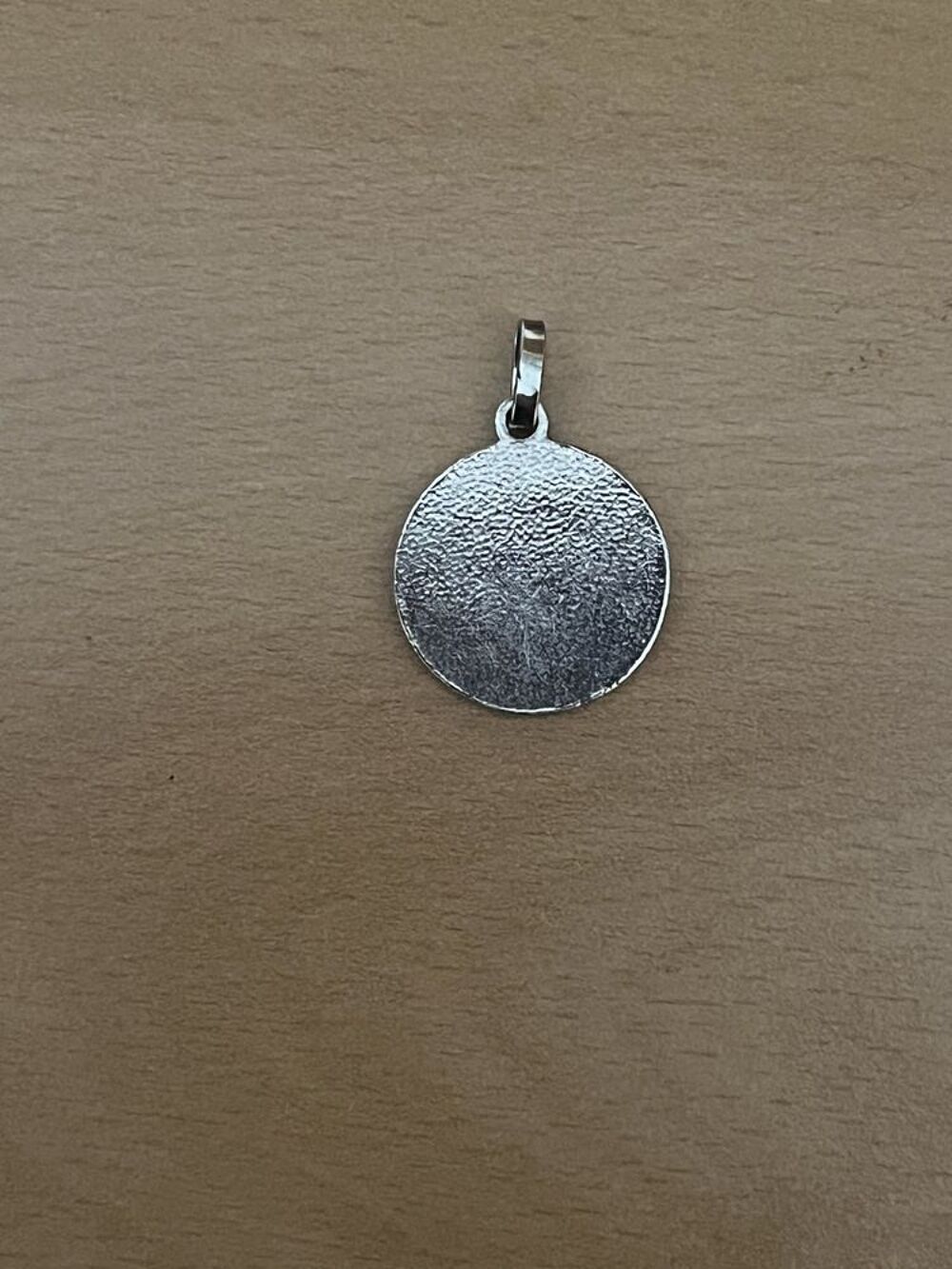 M&eacute;daille pendentif pendant plaqu&eacute; argent B&eacute;lier Bijoux et montres