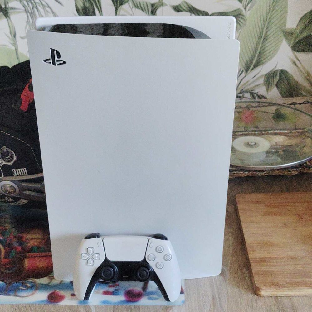 c'est une ps5 que j' ai depuis un ans &agrave; venir chercher en main propre Consoles et jeux vidéos