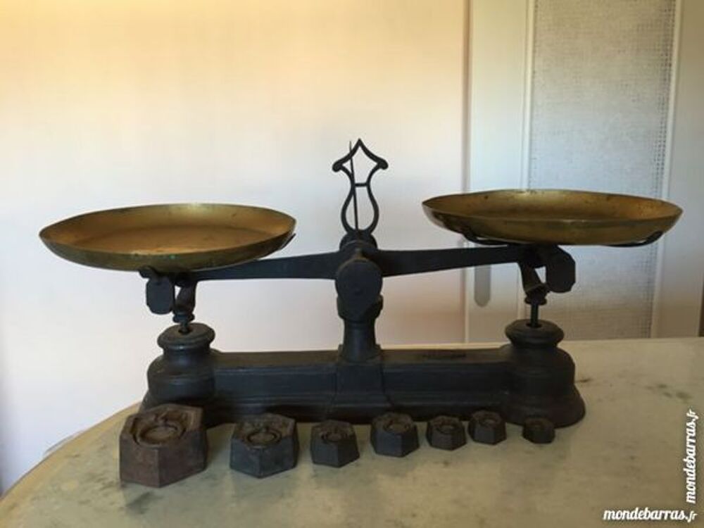 Balance ancienne + poids Décoration