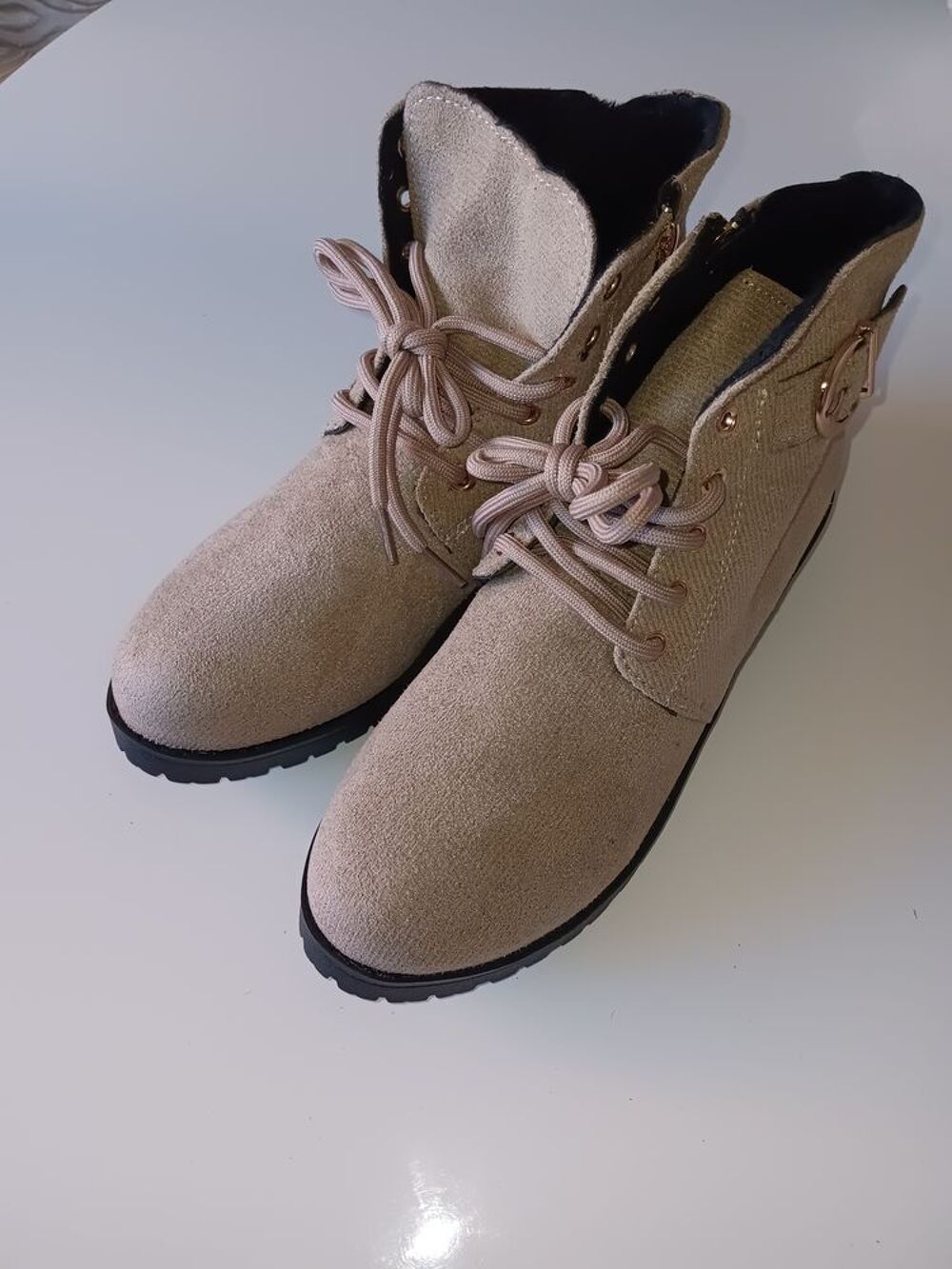 Bottes courtes pour femmes &eacute;l&eacute;gantes taille 39 EU Chaussures