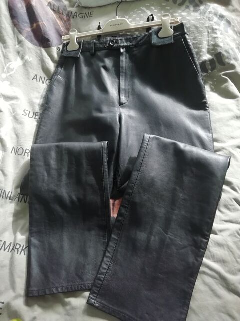 Pantalon noir cuir taille 42 neuf 
25 Mulhouse (68)