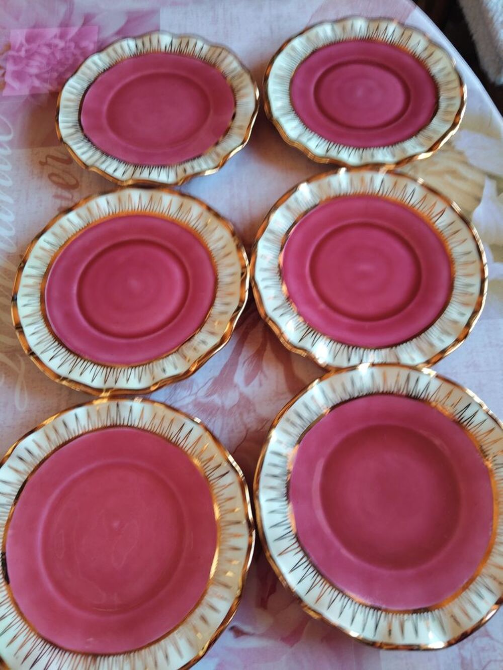 SIx petites assiettes &agrave; dessert Cuisine
