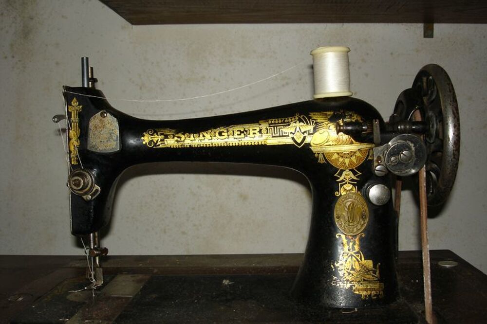 C&egrave;de ancienne machine &agrave; coudre Décoration