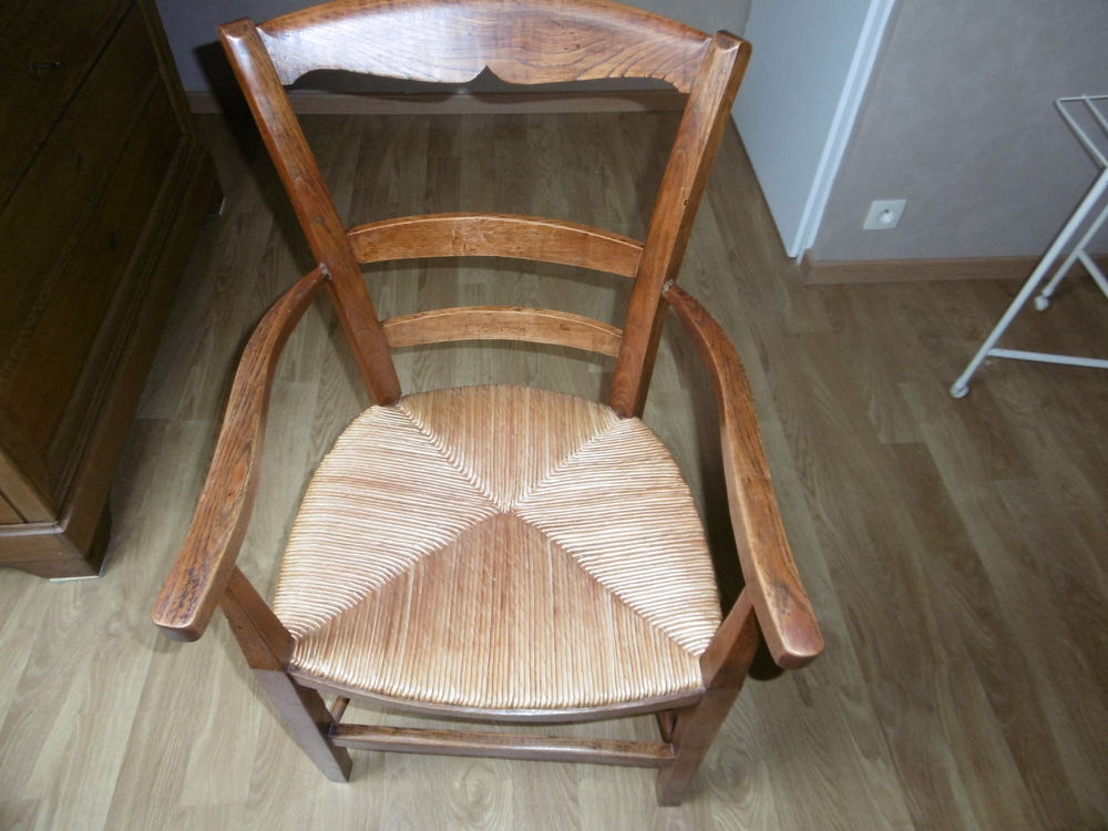 BEAU GRAND FAUTEUIL PAILE Meubles