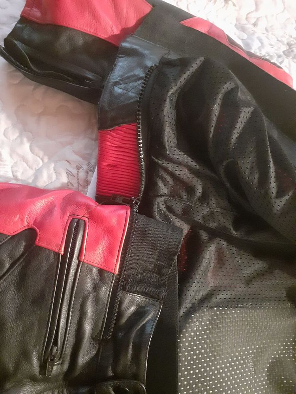 combinaison moto amovible mi saison taille 50 noire et rouge Sports