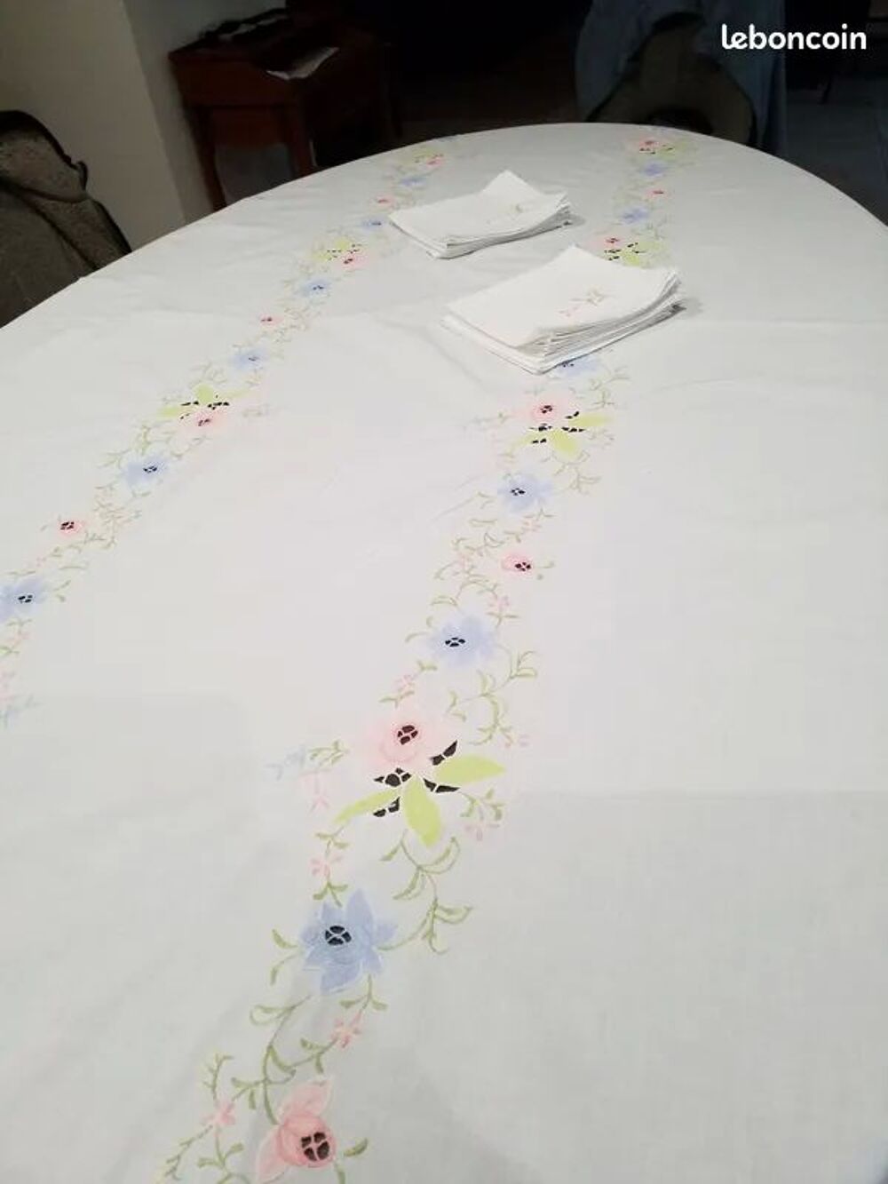 GRANDE NAPPE BRODEE Décoration