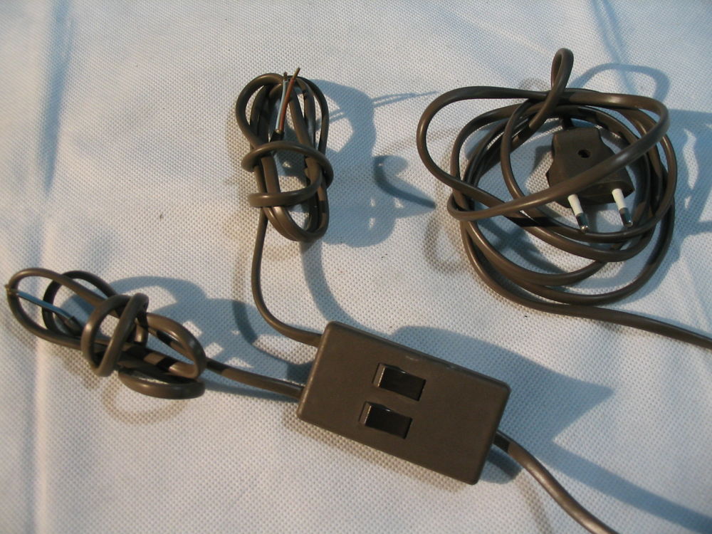 Cordon &eacute;lectrique avec 2 interrupteurs Bricolage