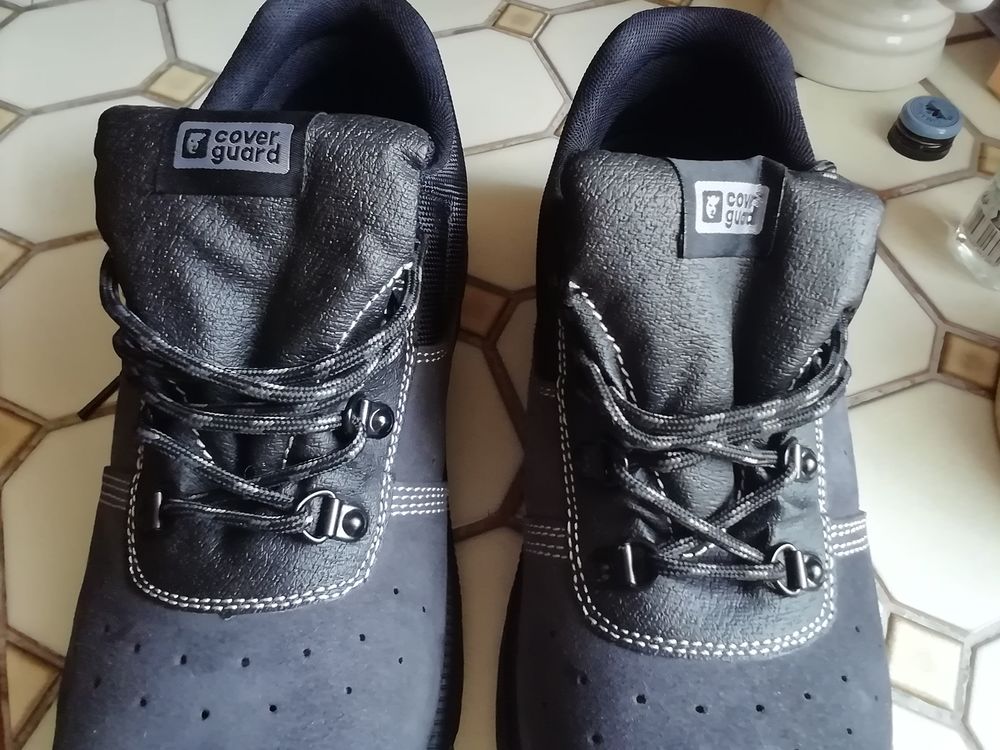Chaussures neuves de s&eacute;curit&eacute; coverguard pointure 44 Chaussures