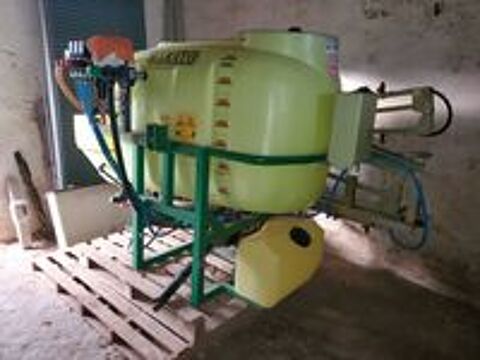   pulverisateur 800 litres 