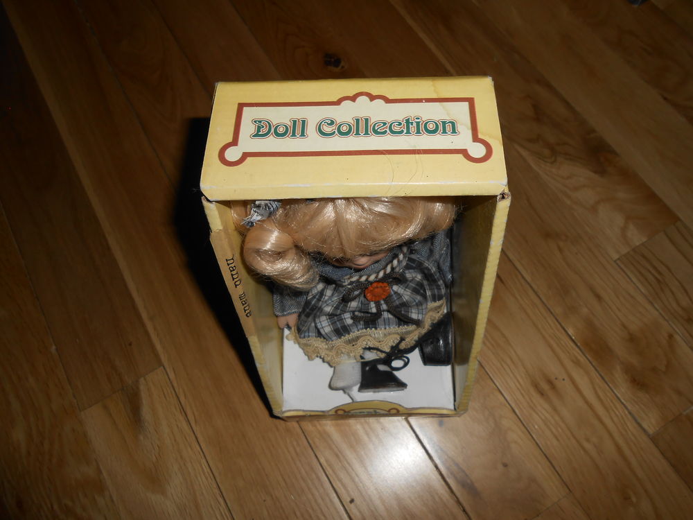 POUP&Eacute;E DE COLLECTION ANCIENNE TBE 
