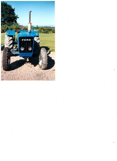 tracteur agricole Ford 3000 1975 3600 Poncins (42)