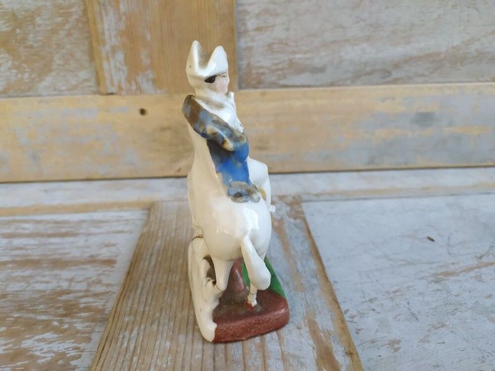Ancien Encrier en Porcelaine Napol&eacute;on Bonaparte &agrave; Cheval 
