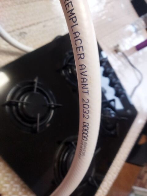 Bonjour plaque de cuisson gaz avec flexible jusqu'au 2032 30 Lesquin (59)