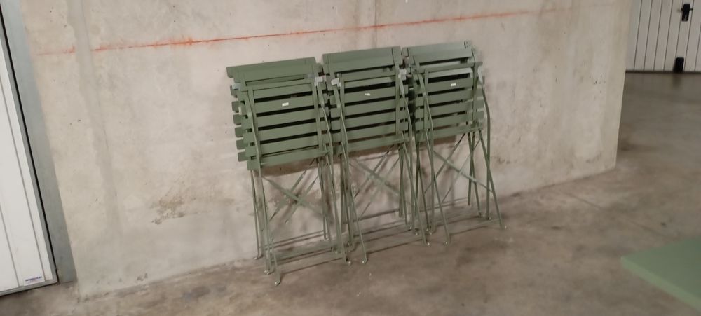 Table et six chaises pliantes pour jardin Jardin