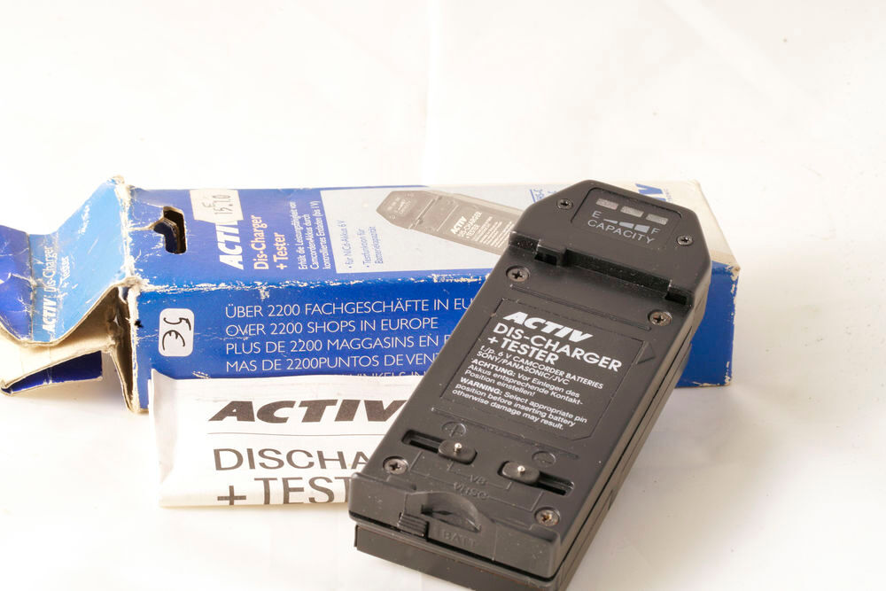 Testeur d&eacute;chargeur batt Ni-Cd accu 6V S-VHS-C VHS- Photos/Video/TV