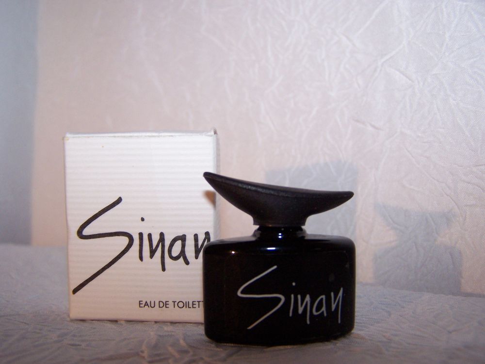 Miniature de parfum Sinan de Jean-Marc Sinan flacon noir 
