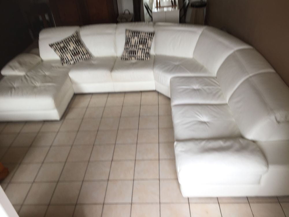 Canap&eacute; d'angle en cuir blanc Meubles