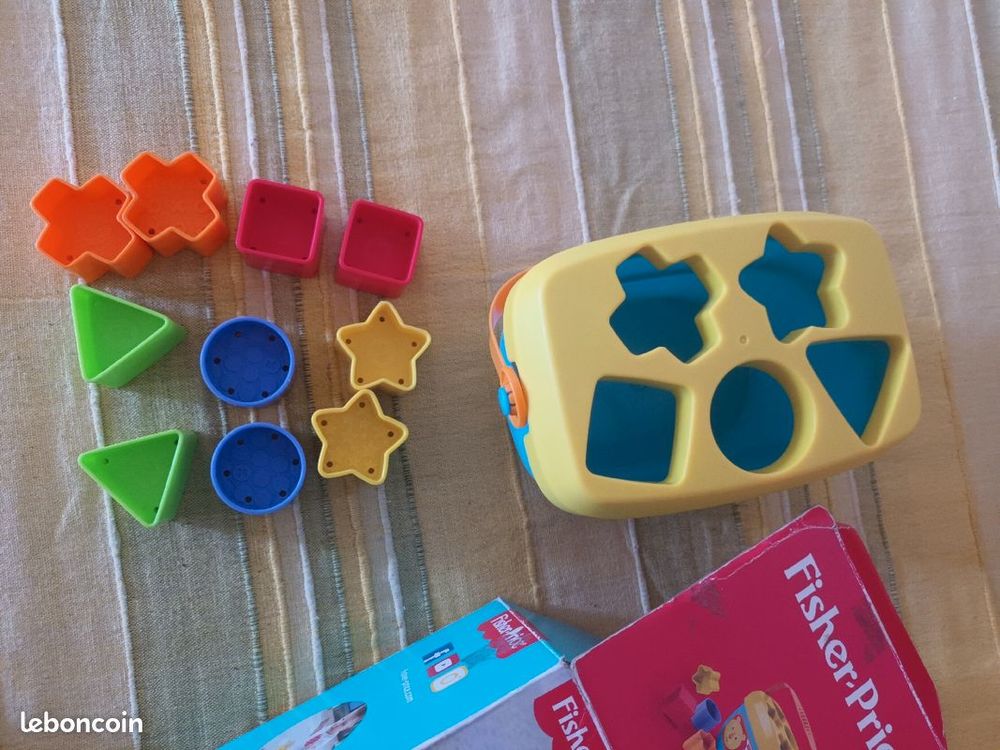 Trieur de formes Fisher Price - 6 mois et + Jeux / jouets