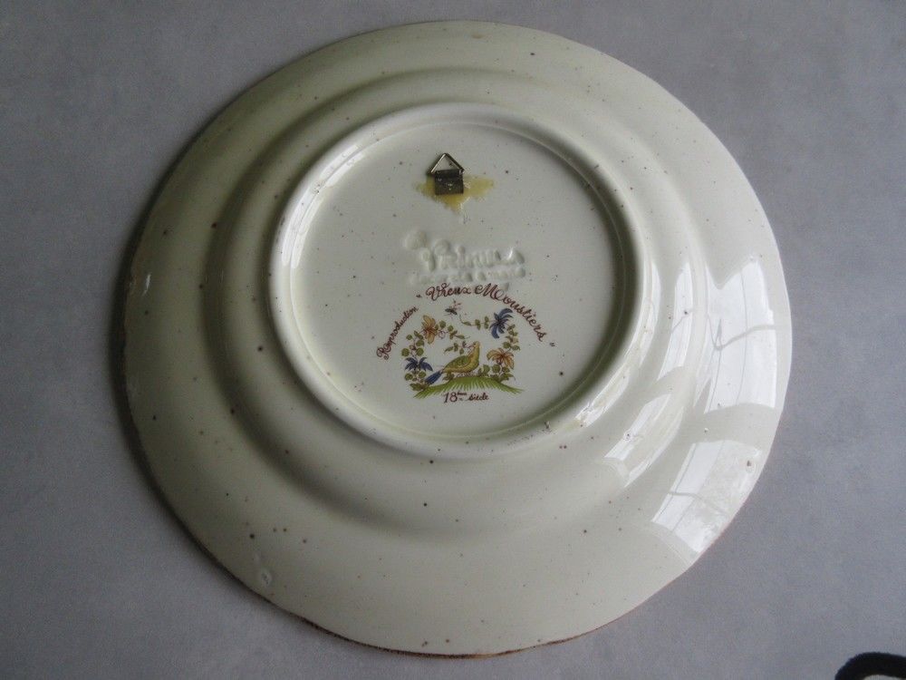 Assiette Moustiers reproduction 18e s Décoration