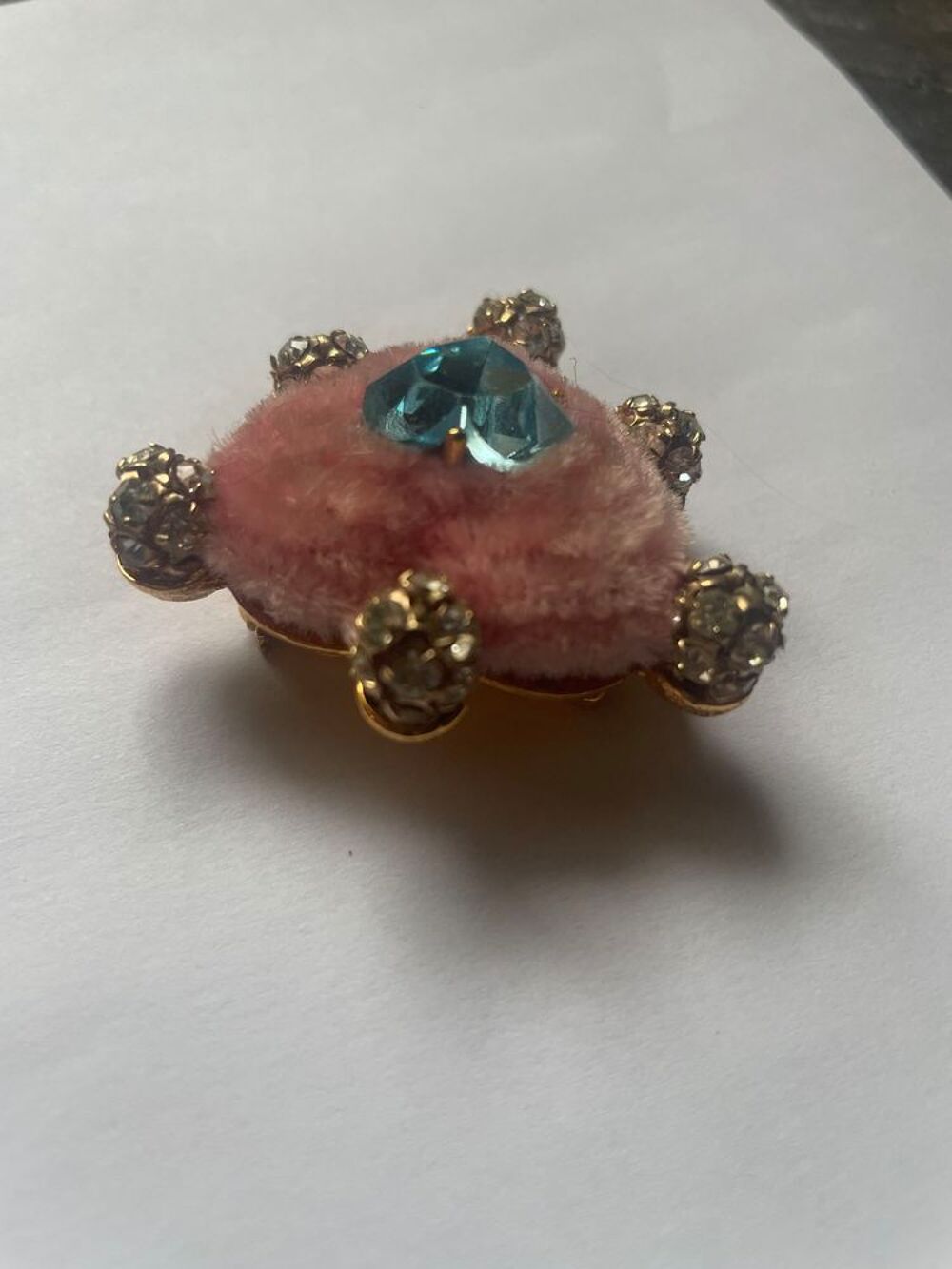 Broche Coeur rose boules strass/coeur strass bleu LACROIX Bijoux et montres