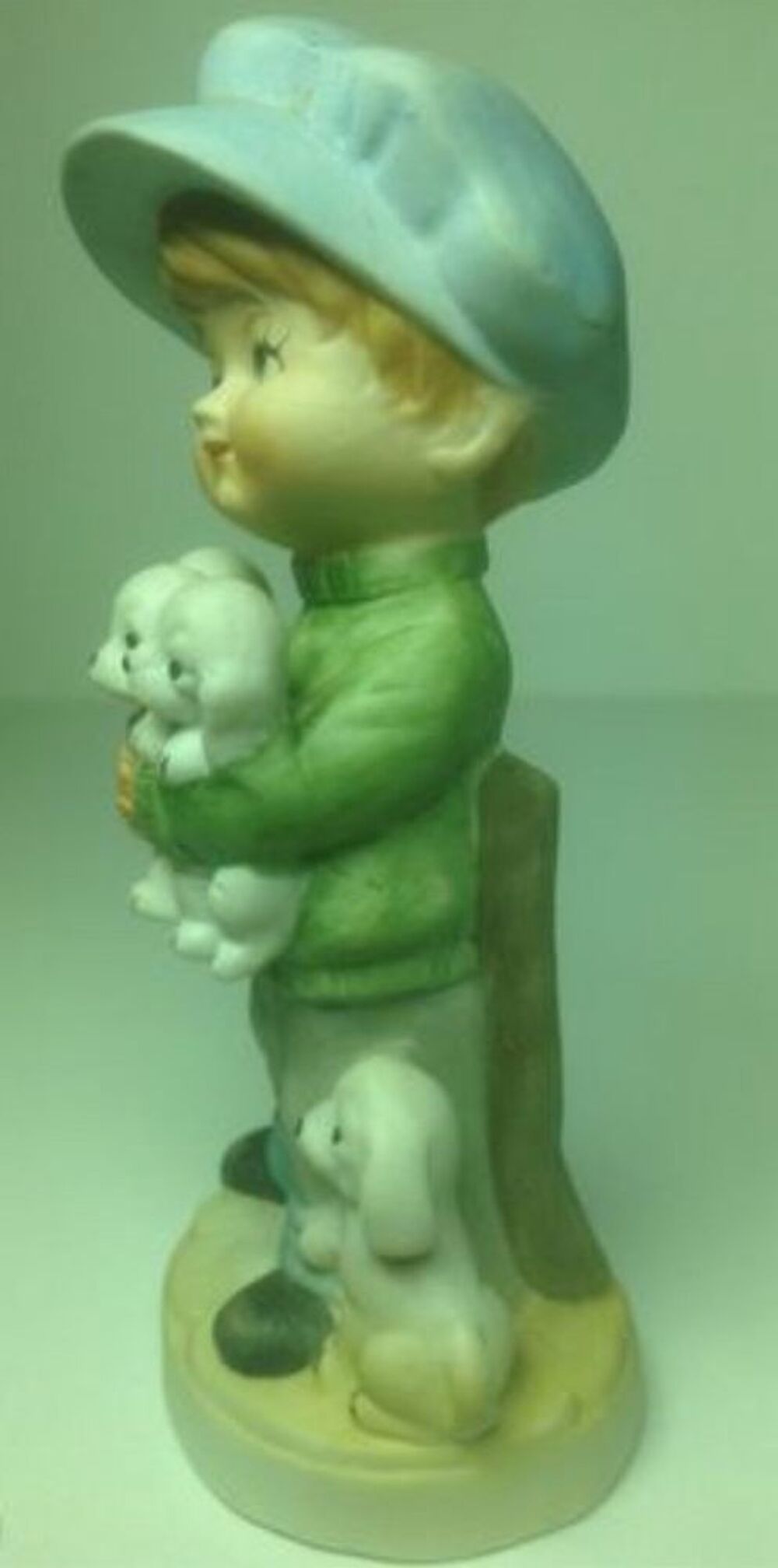 ENFANT &Agrave; LA CASQUETTE AVEC CHIOTS Envoi Possible
Décoration
