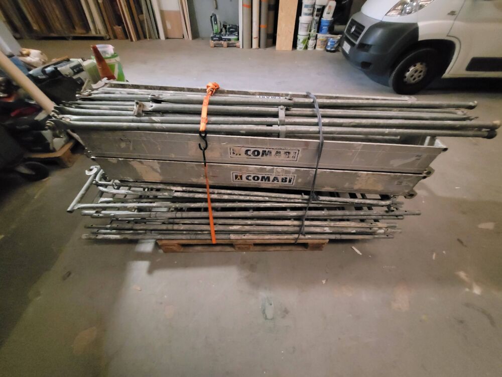 ECHAFAUDAGE COMABI JUNIOR 200 Bricolage