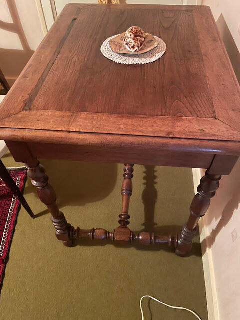 Petite table d'appoint avec tiroir en bois 35 Cesson-Svign (35)