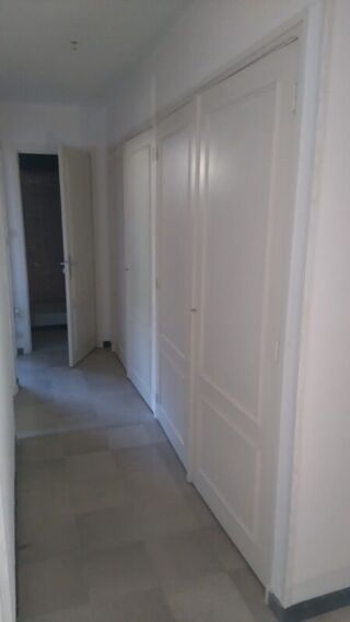  Appartement à louer 6 pièces 112 m²