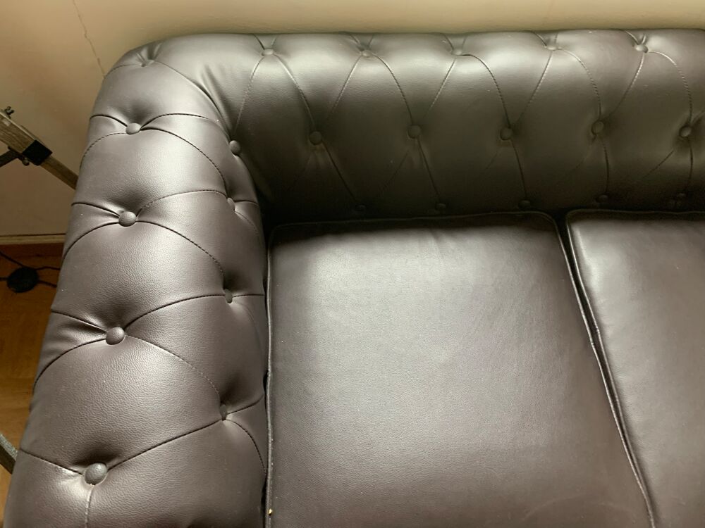 canape type Chesterfield , Meubles
