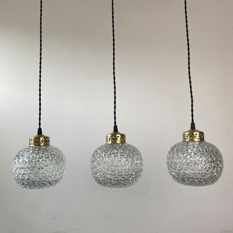 LOT 3 ANCIENNES SUSPENSIONS EN VERRE MOULE VINTAGE
300 Lille (59)