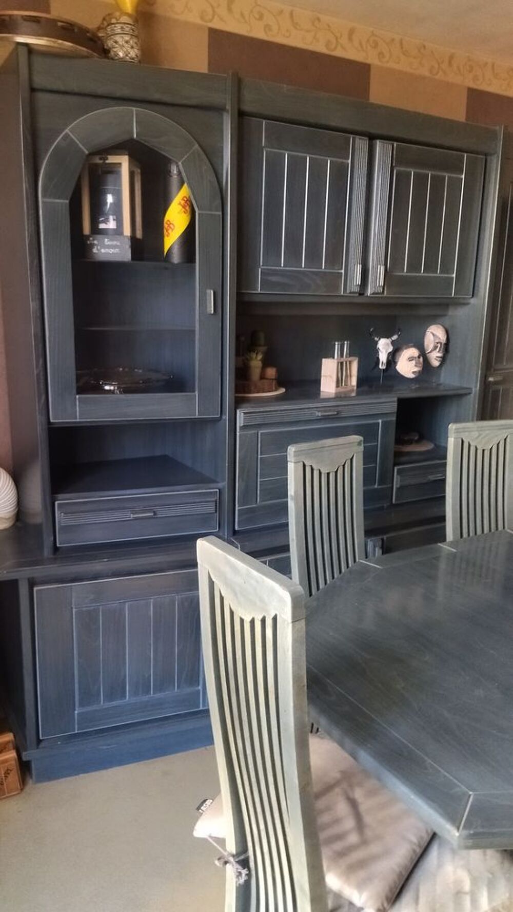 , salle &agrave; manger . Meubles