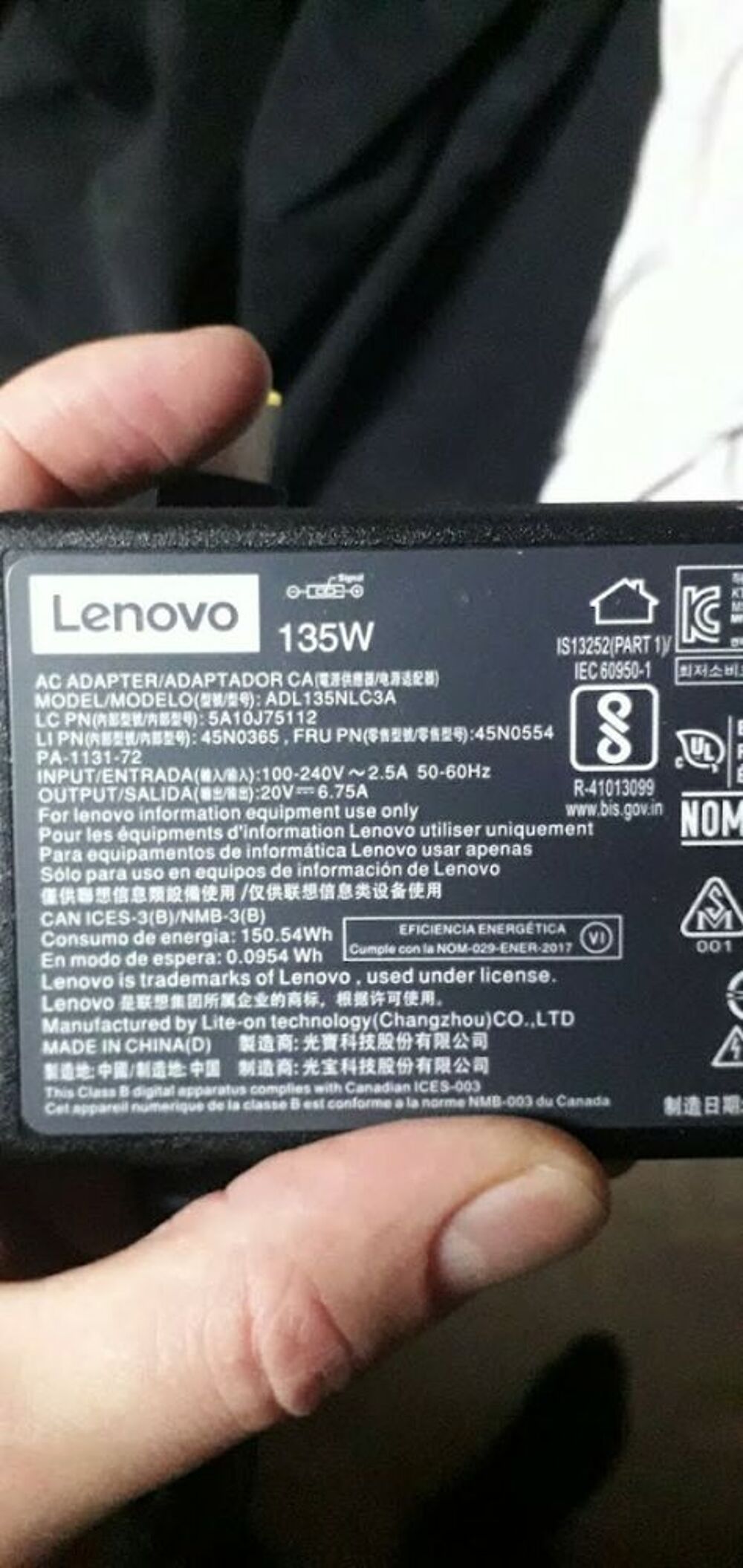 Bonjour Chargeur Lenovo 135w = 6.75A comme neuf 
Matériel informatique