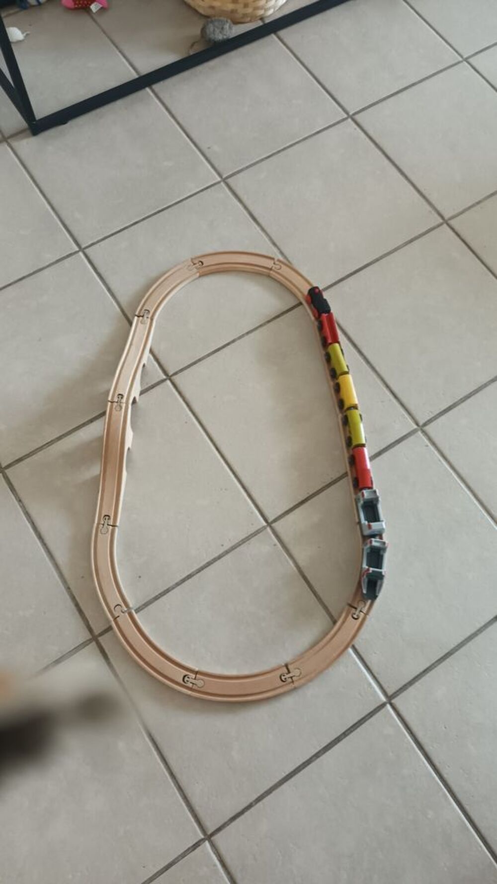 Circuit en bois avec son petit train Jeux / jouets