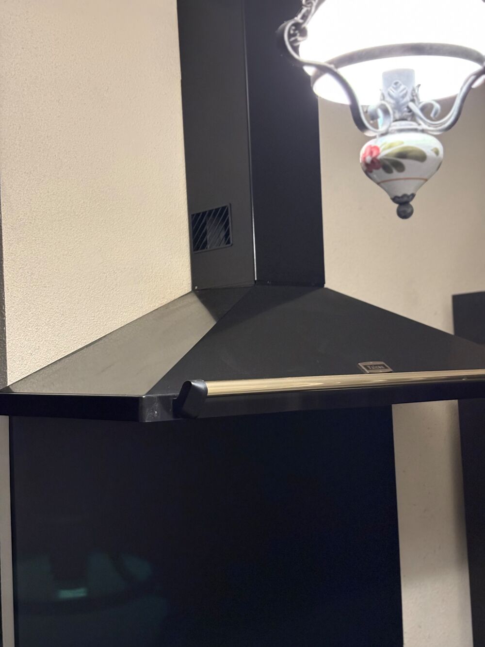 Cuisini&egrave;re "piano" Falcon Classic 110 noir mat cuivr&eacute;e. Cuisine