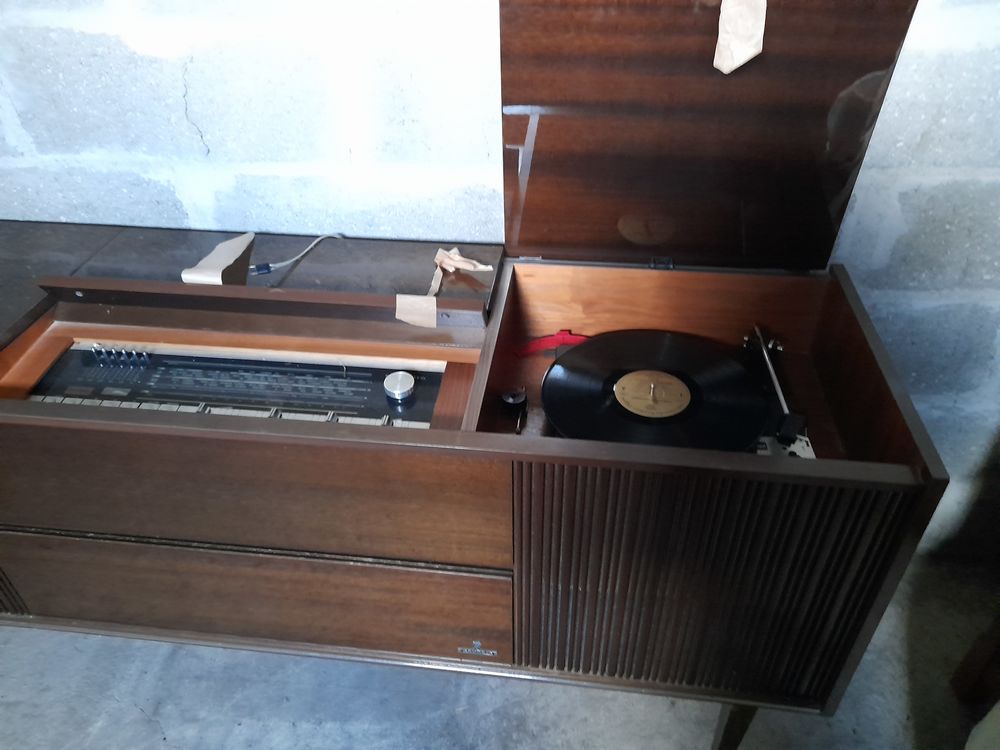 Meuble radio Meubles