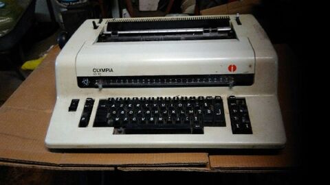 Machine � �crire 35 Saint-Remy-sous-Broyes (51)