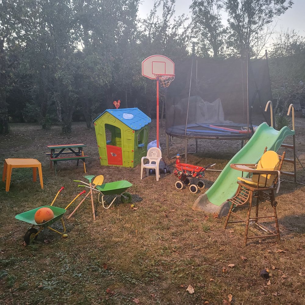Canap&eacute;, &eacute;lectrom&eacute;nager, tv, jouets enfants, livres, vinyl 33 Meubles