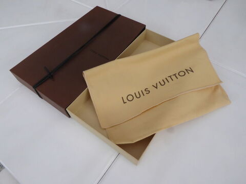 Boite vide et sacs shoppings Louis Vuitton	 20 Bi�vres (91)