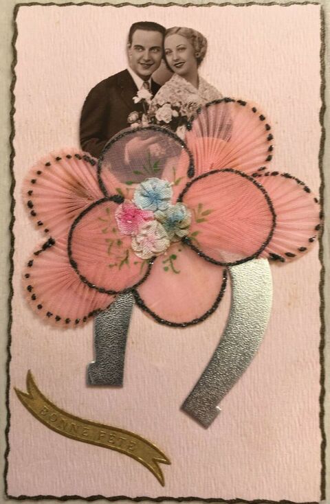 CARTE postale COUPLE fer  cheval tissu rose pliss 1942 9 Blaye (33)